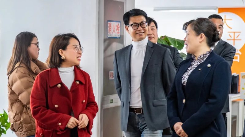 舞台背景板材质揭秘：揭秘舞台背景板的常用材质及其特点